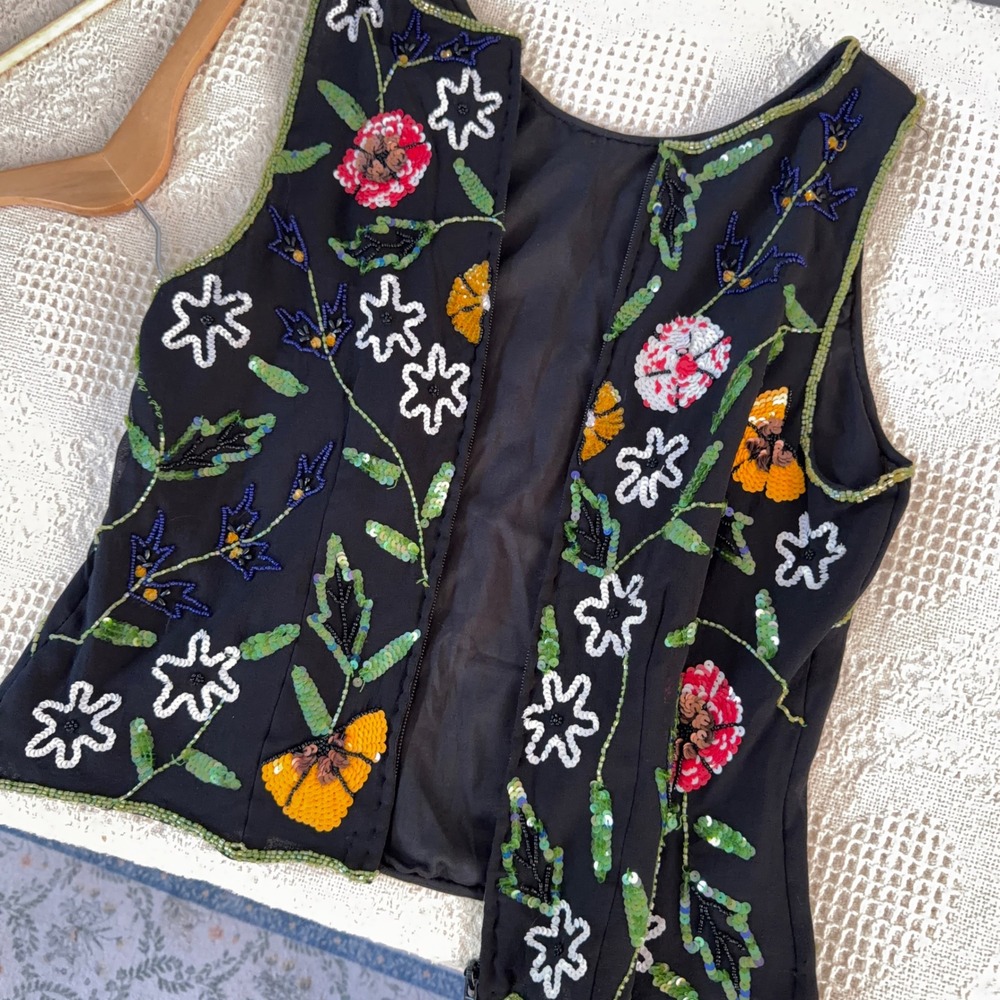 Paradise NY Vtg Vest Top 100% Silk Beaded Floral Sequin Black 90s Whimsigoth - Picture 8 of 8